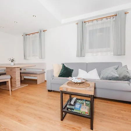 Souterrain 333 Apartman *